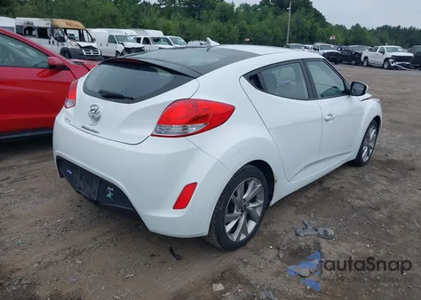 2016 Hyundai Veloster z USA, uszkodzony, nr VIN KMHTC6AD0GU295527